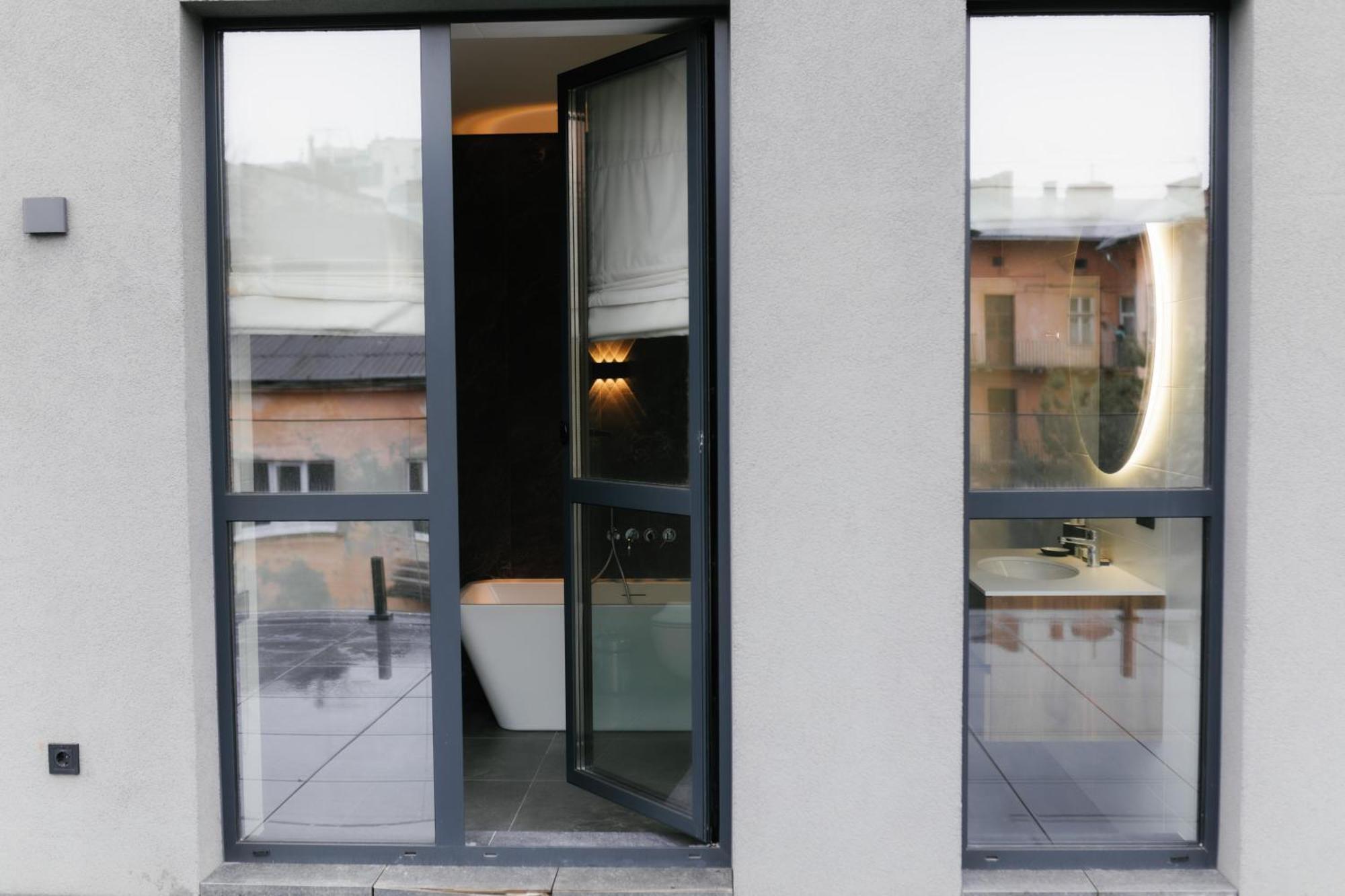 Select Hotel Lviv Buitenkant foto