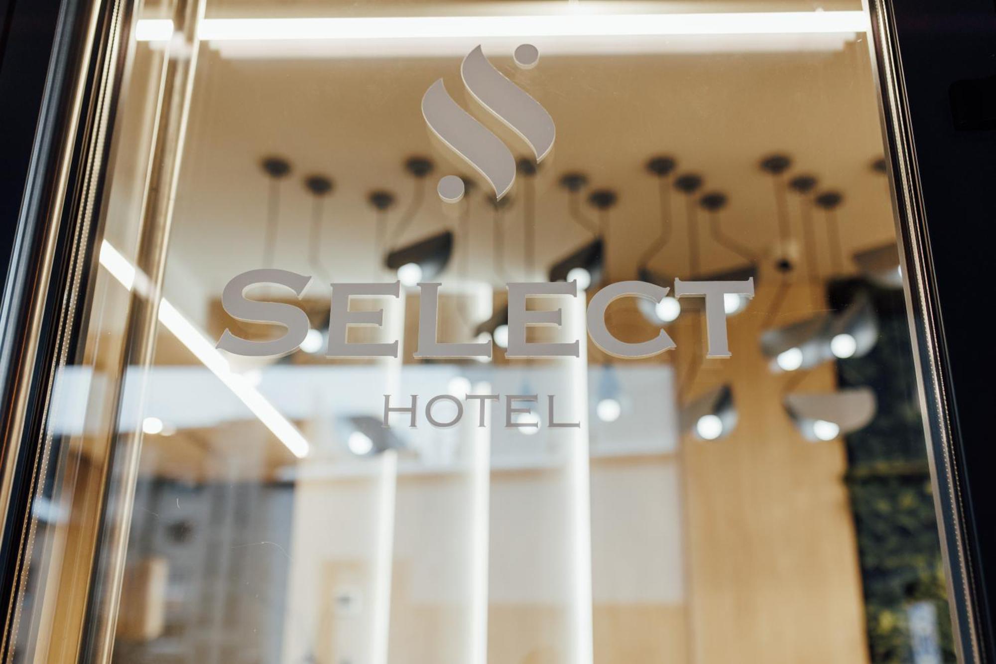 Select Hotel Lviv Buitenkant foto