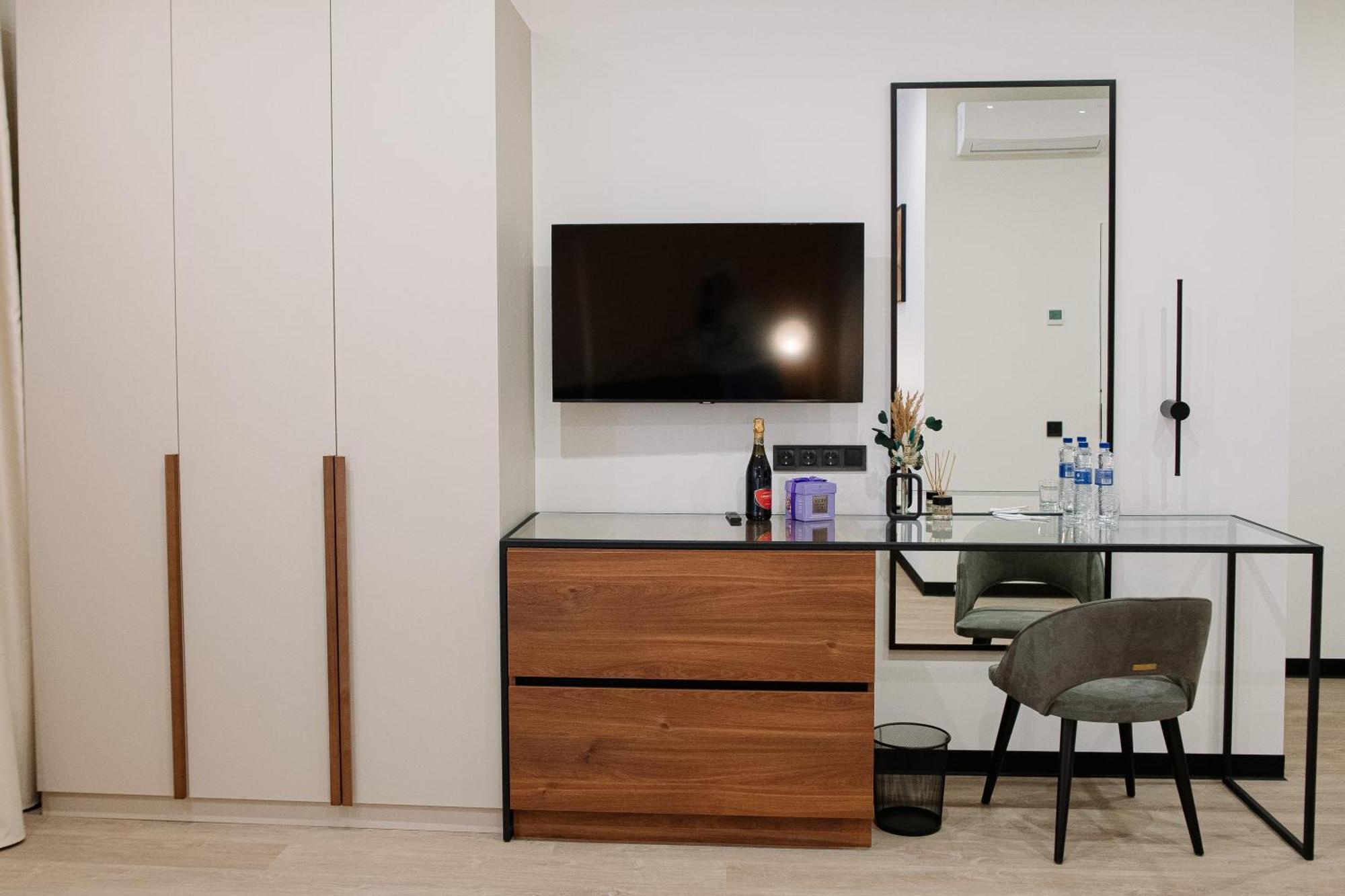 Select Hotel Lviv Buitenkant foto