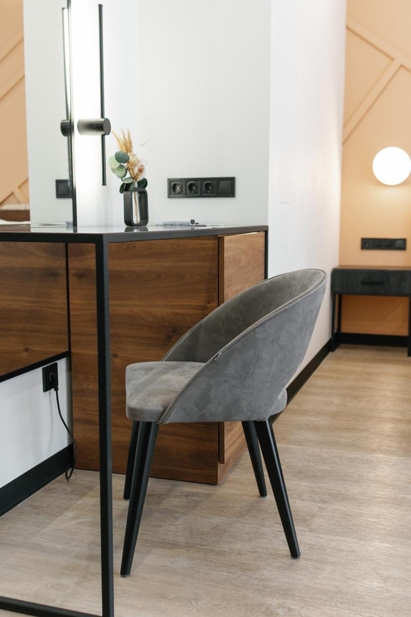 Select Hotel Lviv Buitenkant foto